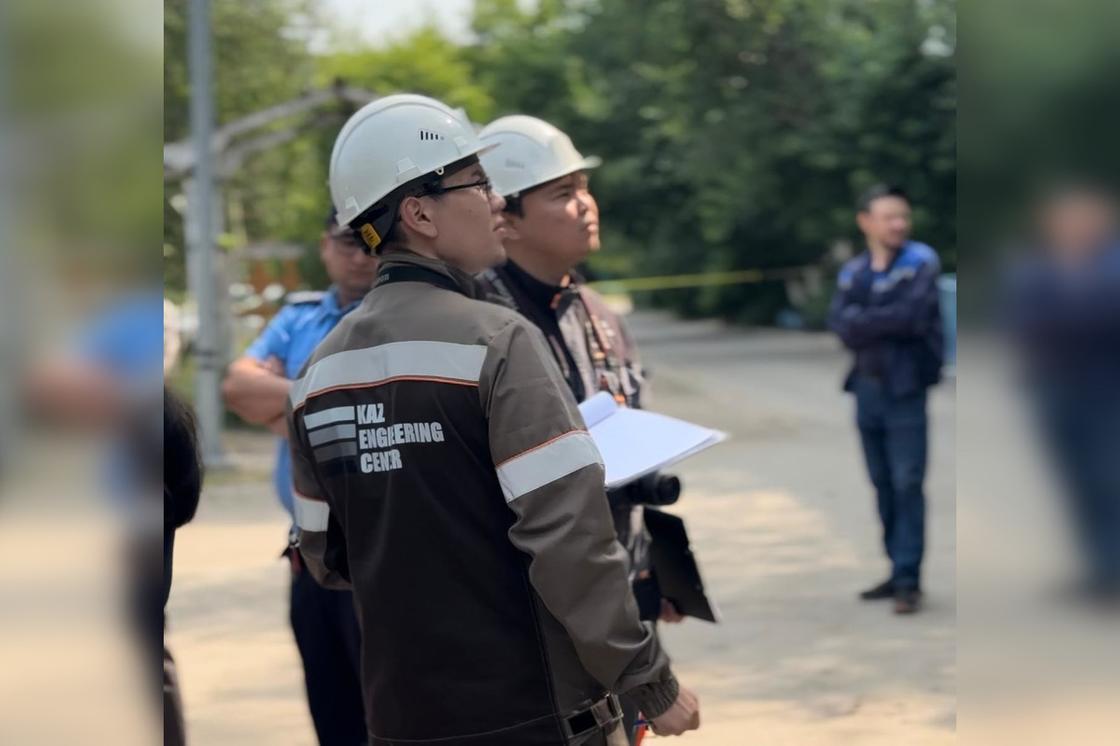 Өрттен кейін үй тұрғындарымен кездесу Өрттен кейін үй тұрғындарымен кездесу