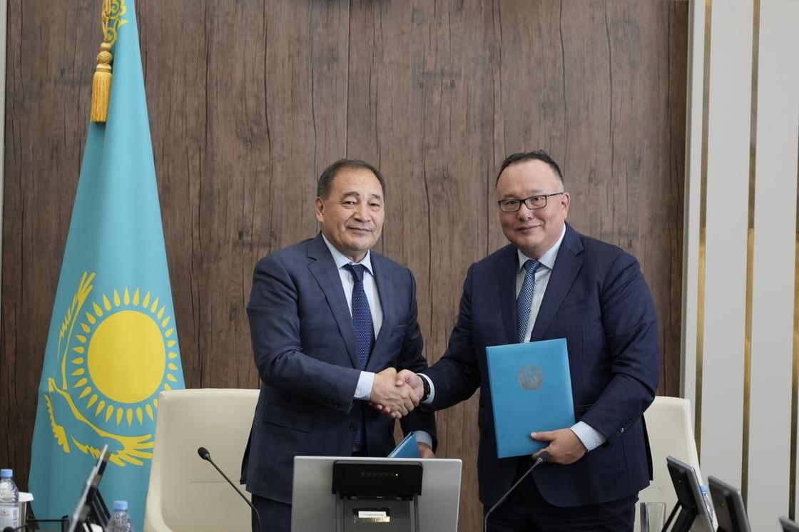 Ералы Тугжанов и Куанышбек Есекеев подписали меморандум о сотрудничестве