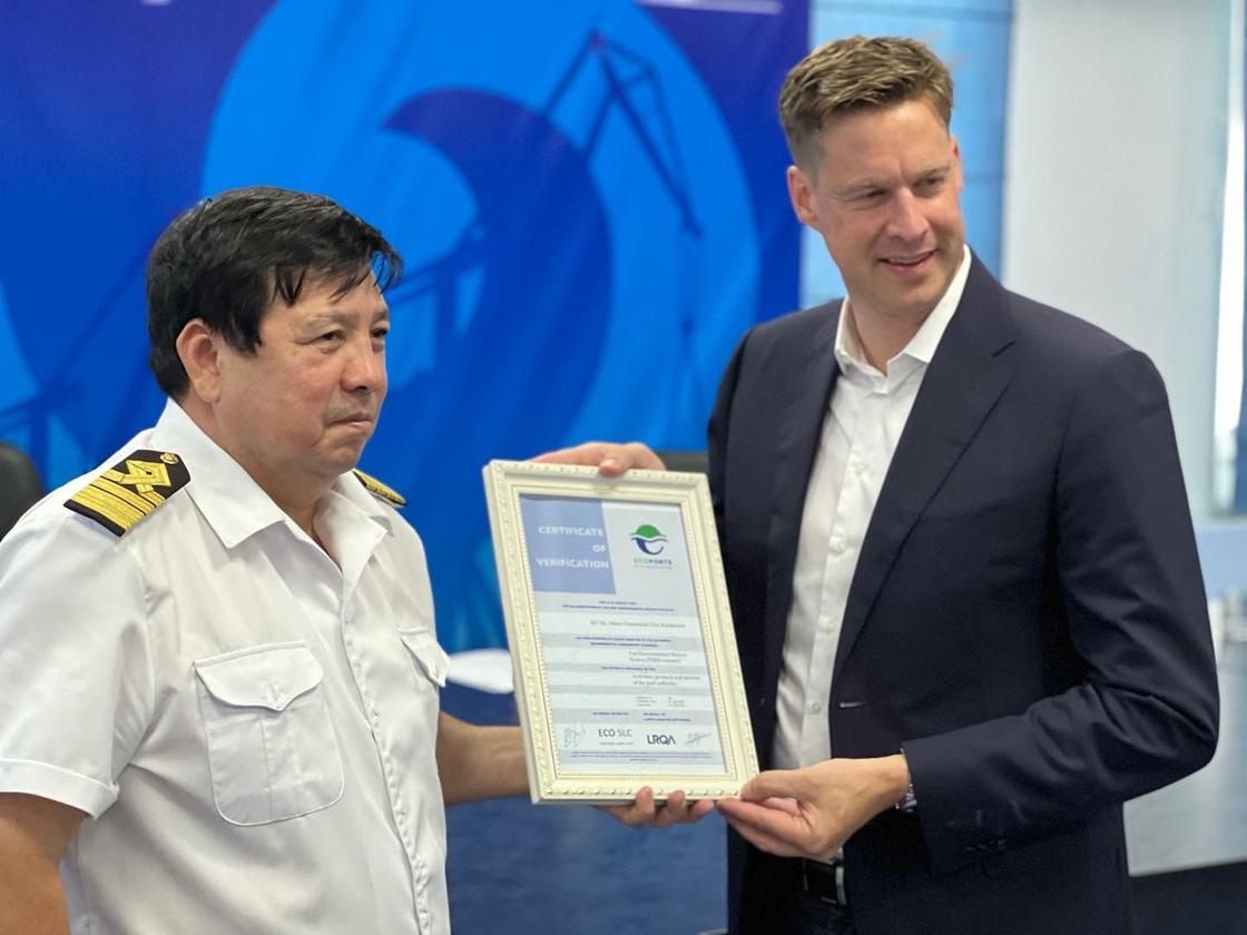 Актауский морпорт получил "зеленый" сертификат ОБСЕ
