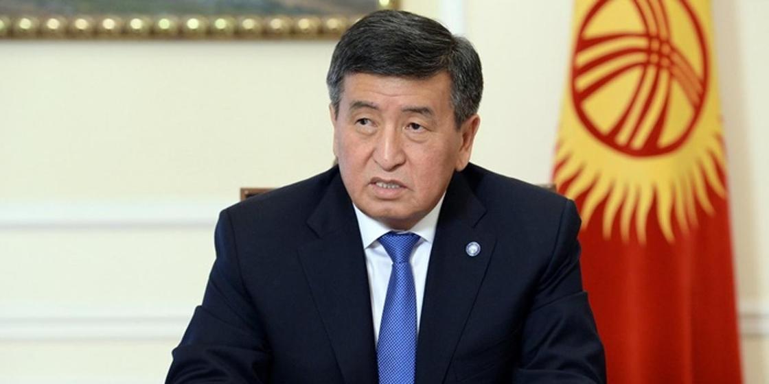 Жеңіс шеруіне келген Қырғызстан президенті коронавирусқа байланысты тұғырдан көрінбеді