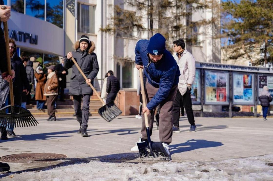 Субботник в Астане Субботник в Астане