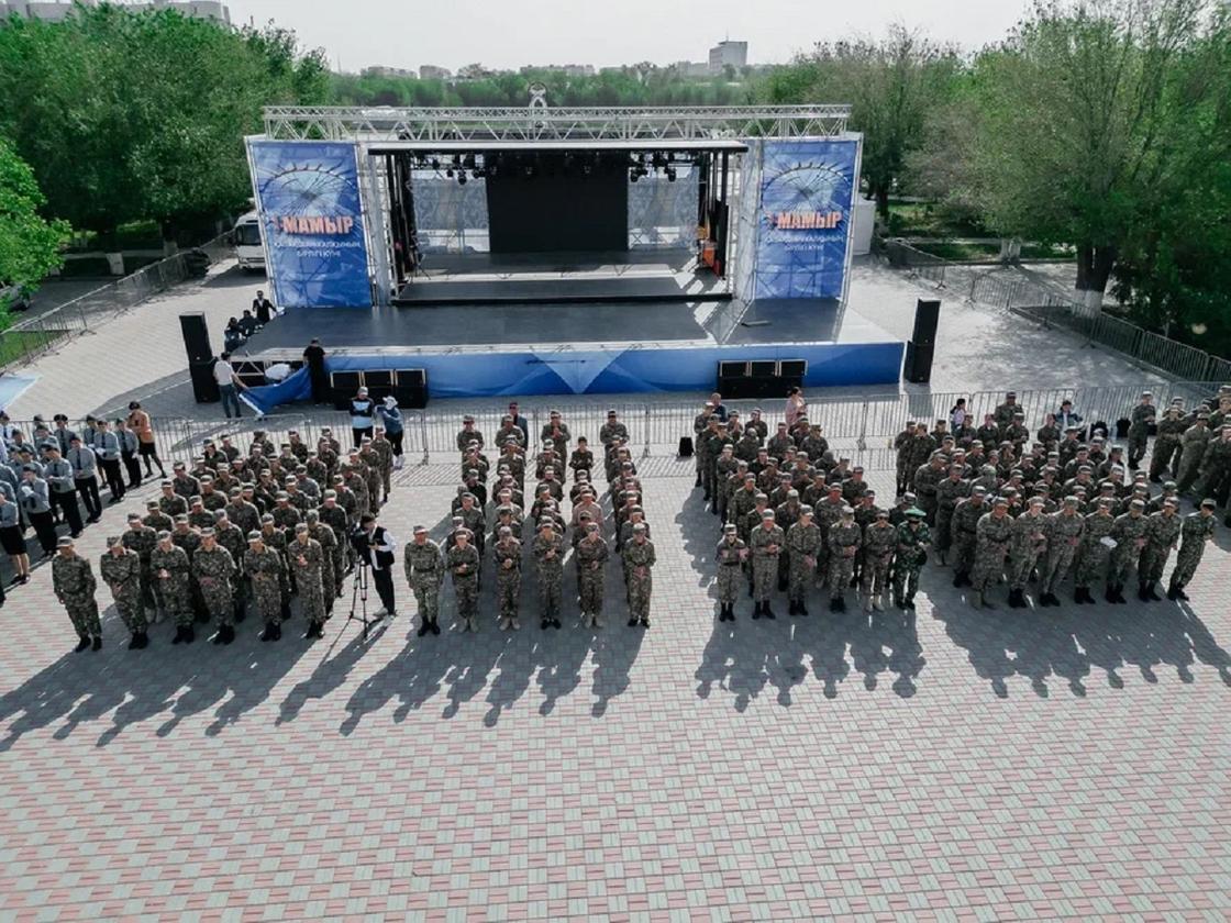 В Атырау состоялось строевое выступление военно-патриотических клубов
