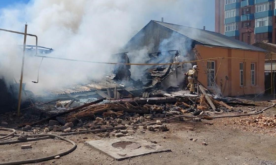 Место взрыва в жилом доме в Кызылорде