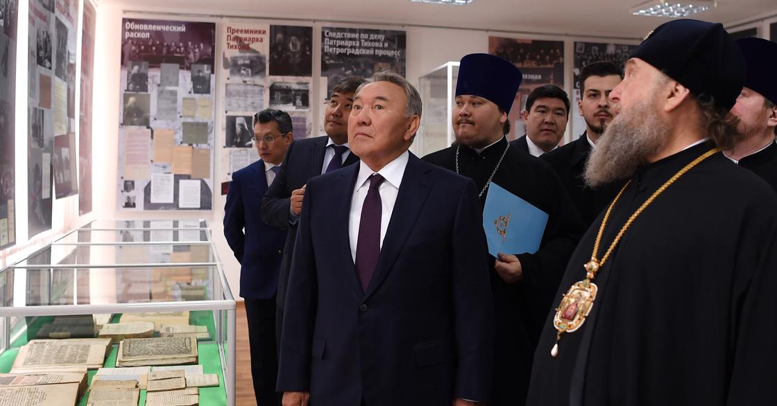 Назарбаев посетил Свято-Успенский кафедральный собор в Астане (фото)