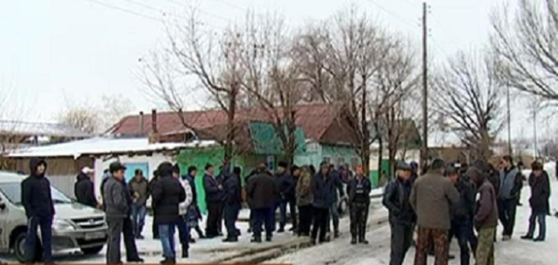 Неуловимые: банда преступников держит в страхе целое село в Алматинской области Неуловимые: банда преступников держит в страхе целое село в Алматинской области
