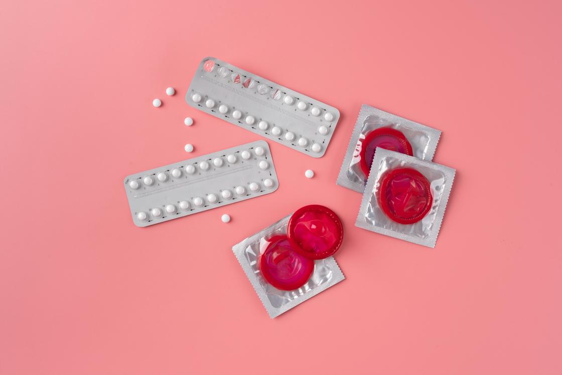 Презервативы и таблетки