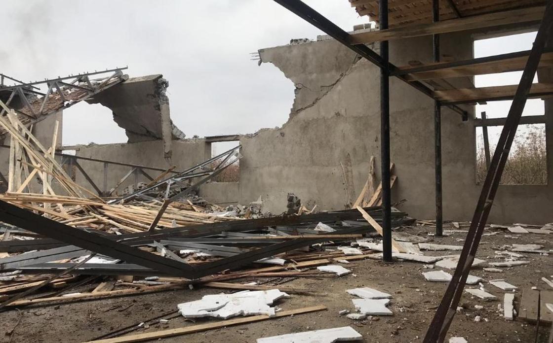 Строящееся здание частично обрушилось в Шымкенте (фото)