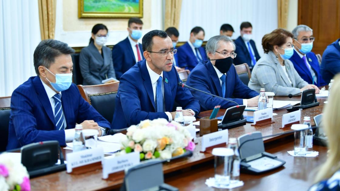 Маулен Ашимбаев встретился с Маршалом Сената Польши