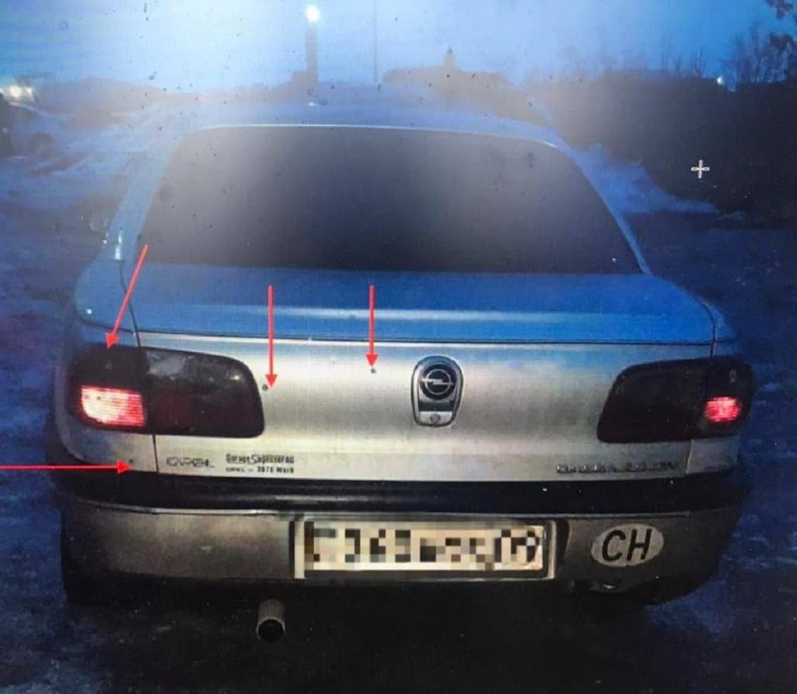 Поврежденный автомобиль в Карагандинской области