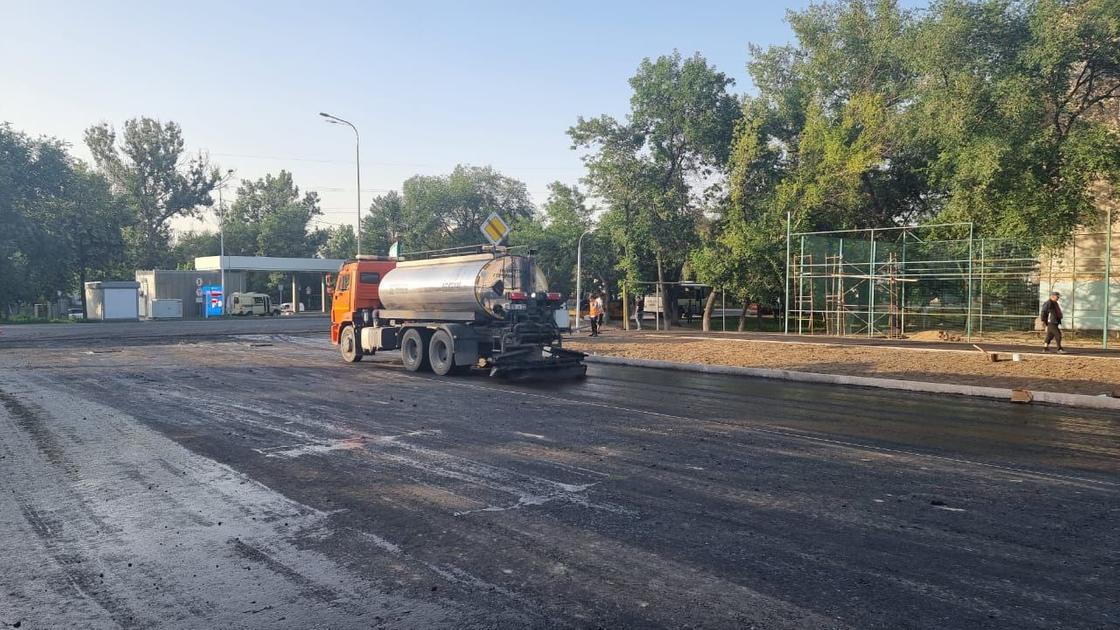 Новый участок улицы Ауэзова в Алматы