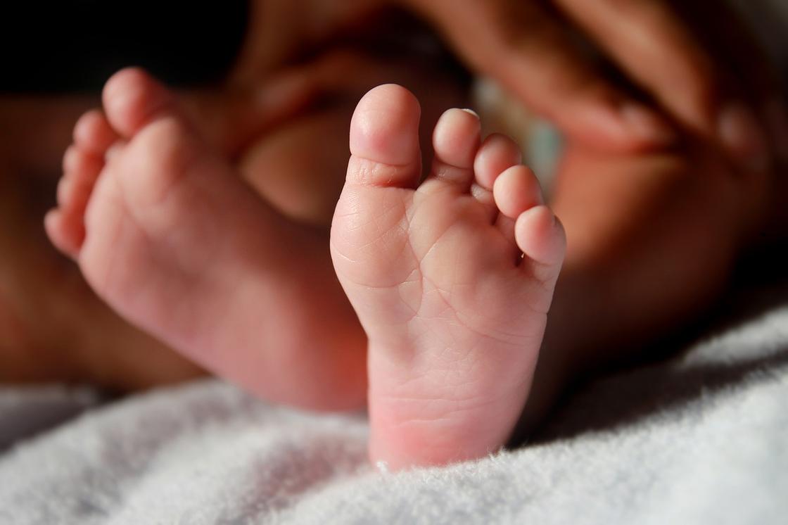 Мать отдала новорожденного ребенка, чтобы погасить кредит в Мангистау