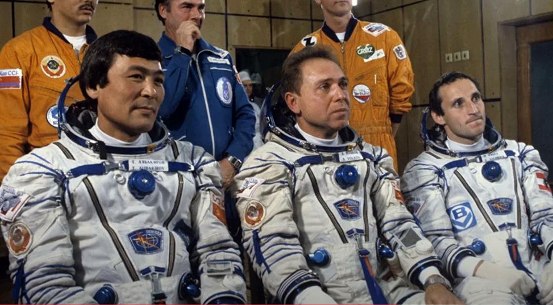 Токтар Аубакиров в составе экипажа космического корабля