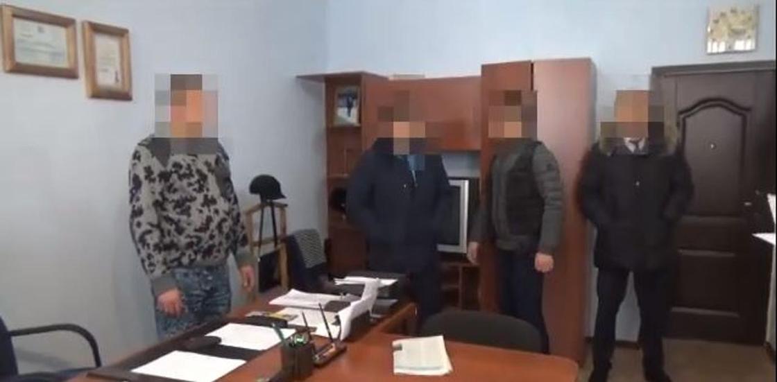 Платили натурой: замначальника колонии в Костанайской области поймали на взятке Платили натурой: замначальника колонии в Костанайской области поймали на взятке