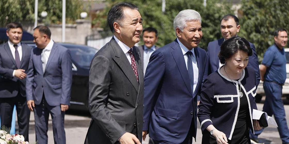 Сагинтаев и Тасмагамбетов встретились на открытии улицы в Алматы