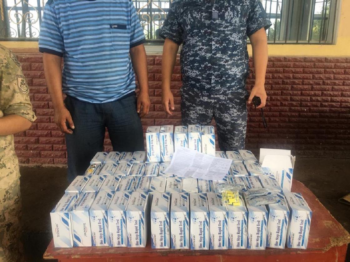 Иностранец пытался вывезти из Казахстана 56 коробок тестов на коронавирус