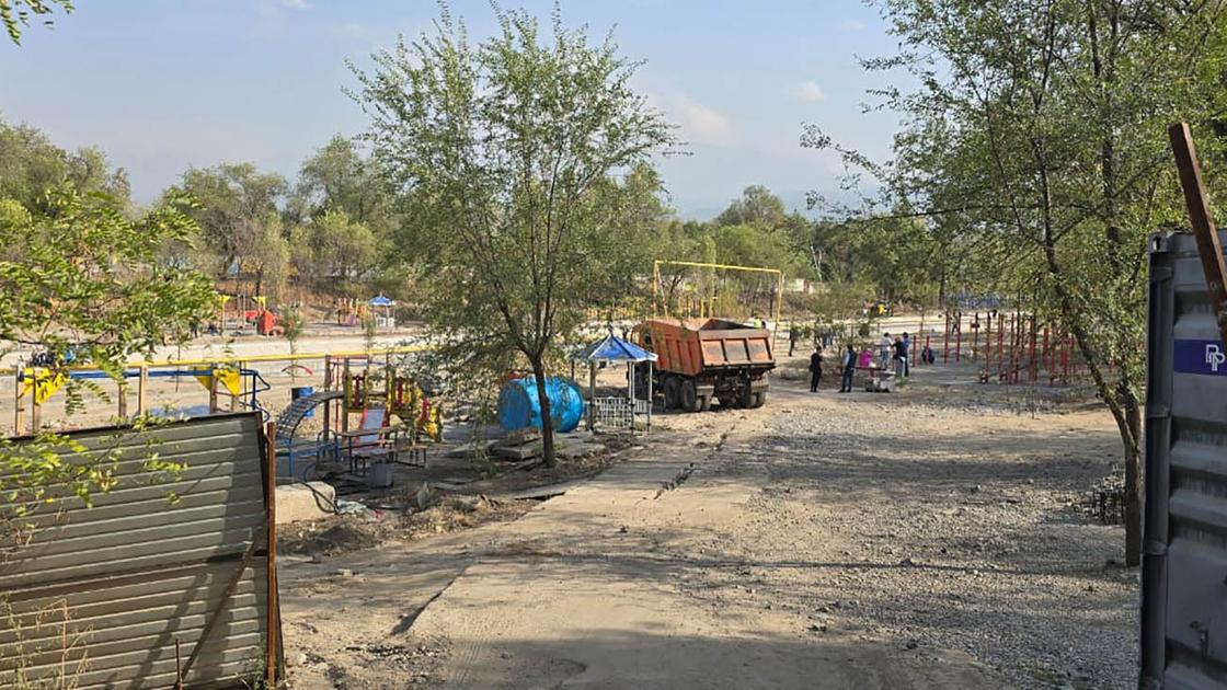 Работы на реке