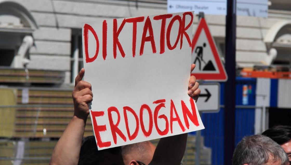 В Турции дали пожизненные сроки 24 обвиняемым путчистам. Кто эти люди?