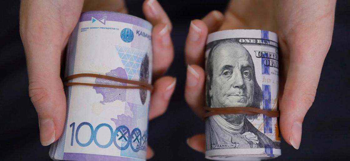 Колебание курса доллара в марте и апреле: что произошло с вкладами ЕНПФ в Казахстане