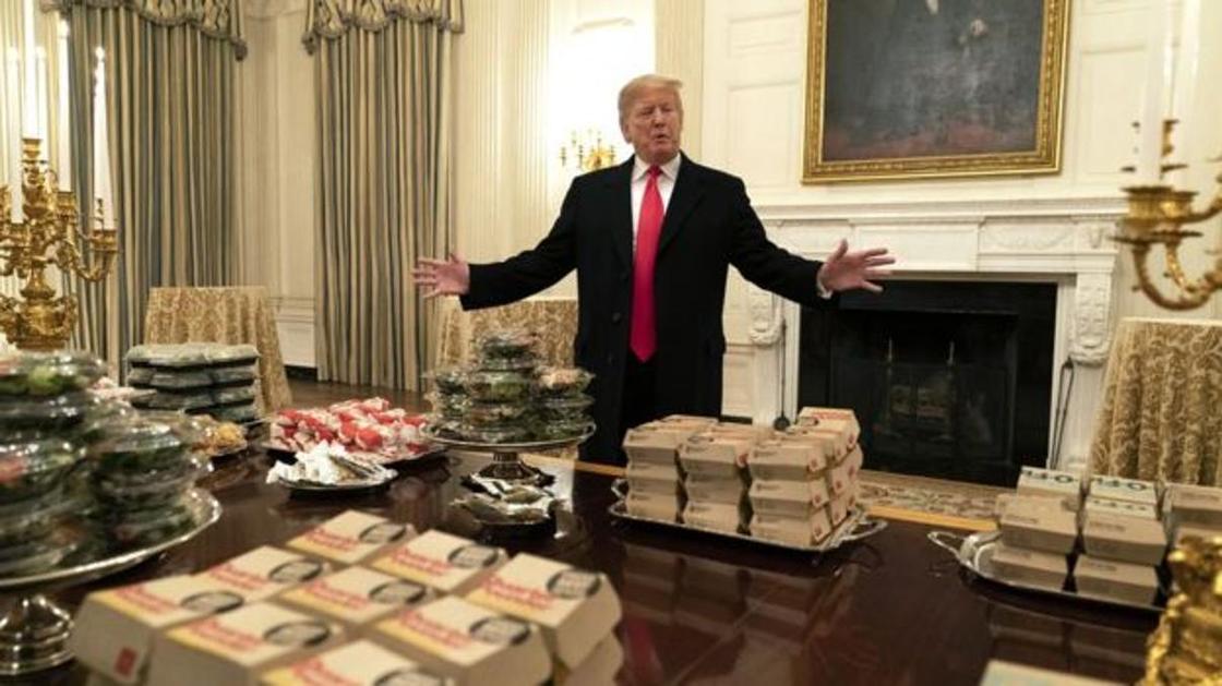 Трамп заказал 300 бургеров для приема в Белом доме