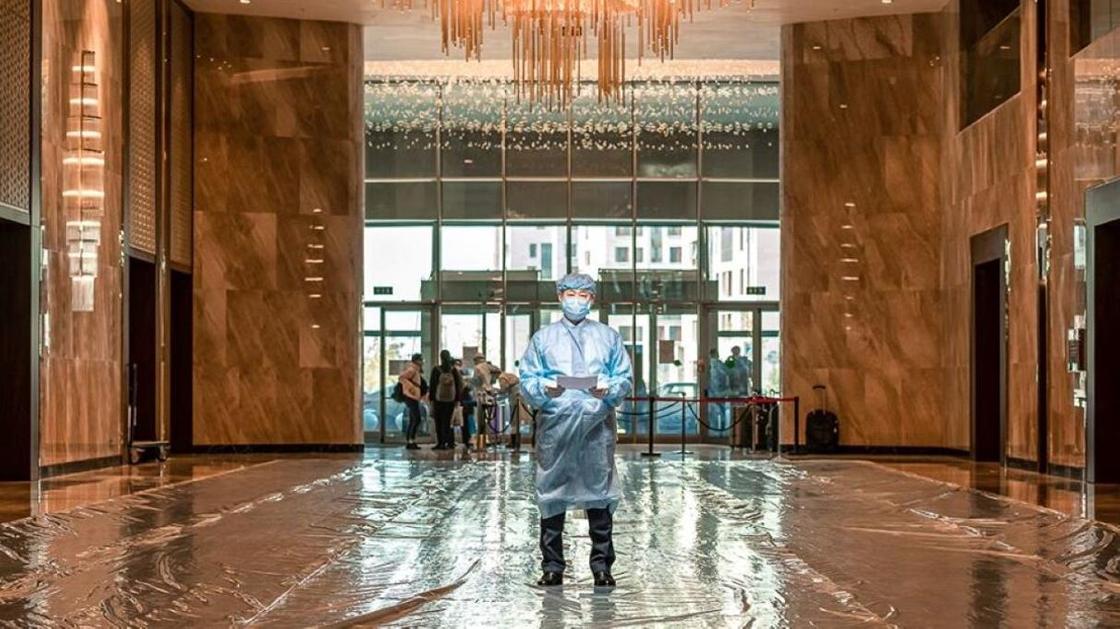 Все для врачей: Айдын Рахимбаев призвал владельцев алматинских отелей бесплатно предоставить жилье медикам