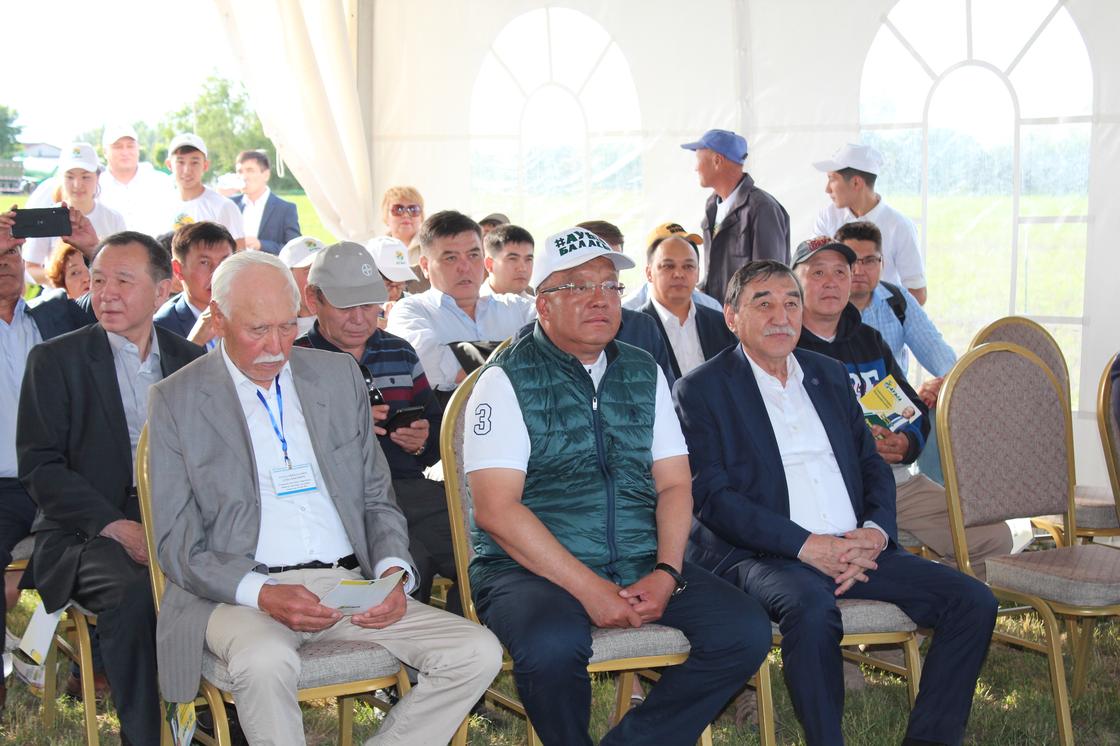 Төлеутай Рақымбеков Алматы облысының аграршыларымен кездесті
