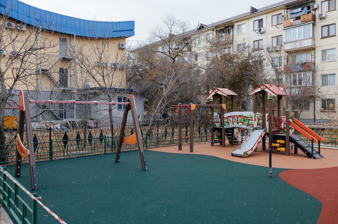 Атырауда 44 нысанда ойын және спорт алаңдары салынуда