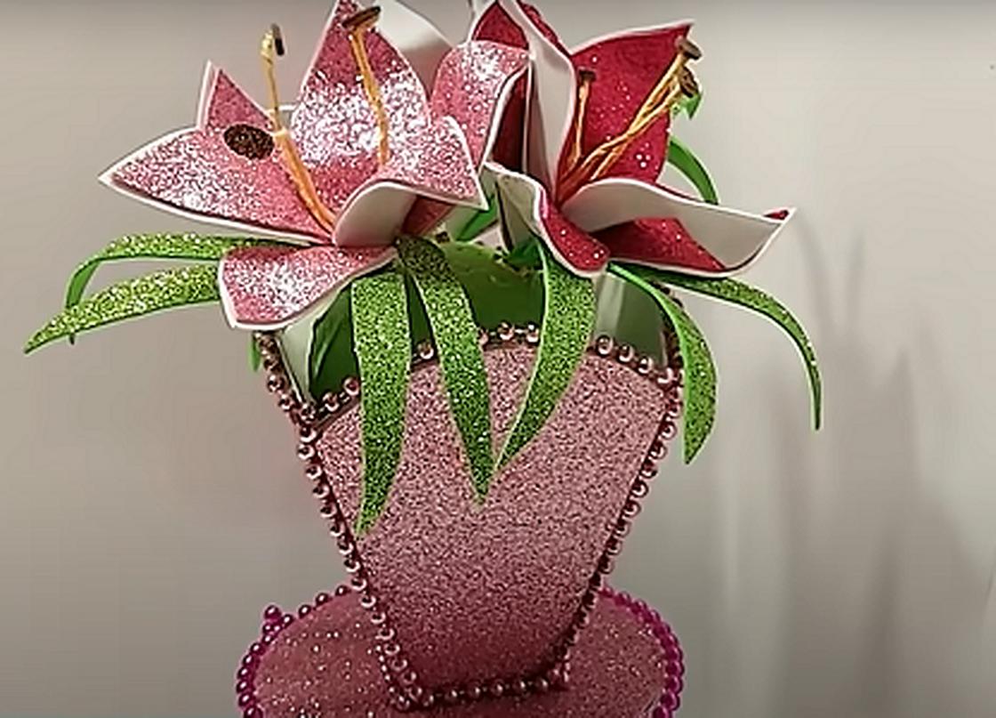 Красивая шкатулка из фоамирана, украшенная цветами