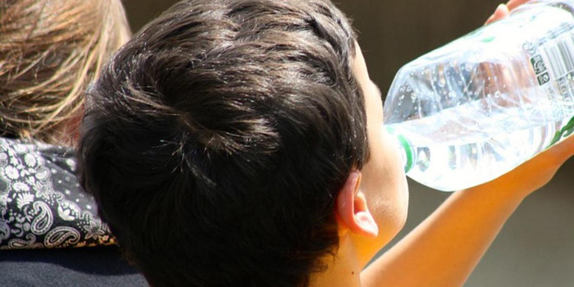 Трехлетний ребенок в детском саду выпил уксус в Караганде