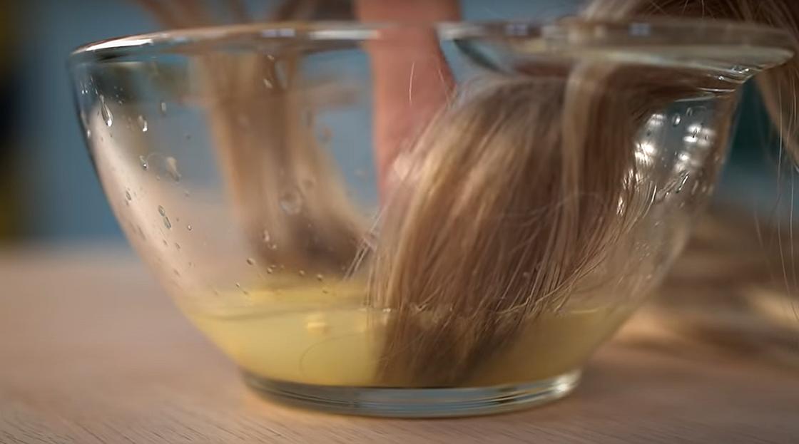 Вымачивание волос с прилипшей жвачкой в лимонном соке