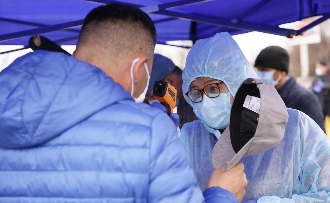 Могли ли казахстанцы переболеть коронавирусом до пандемии, рассказала Бюрабекова