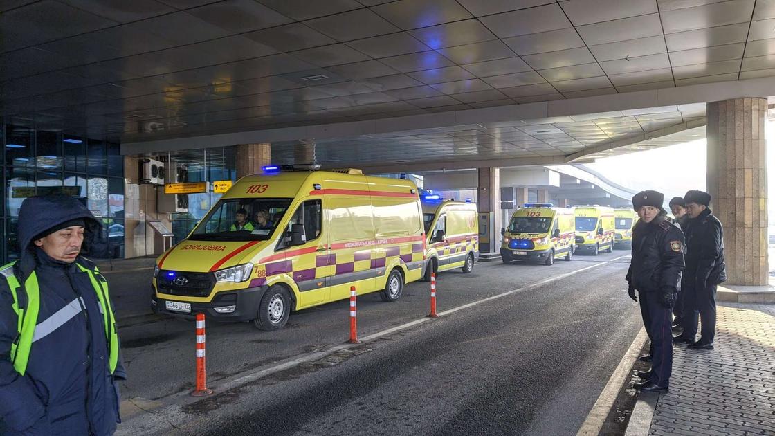 Крушение самолета в Алматы: в какие больницы доставляют пострадавших