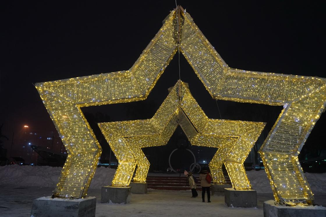Новогодние украшения в Алматы 2023 год