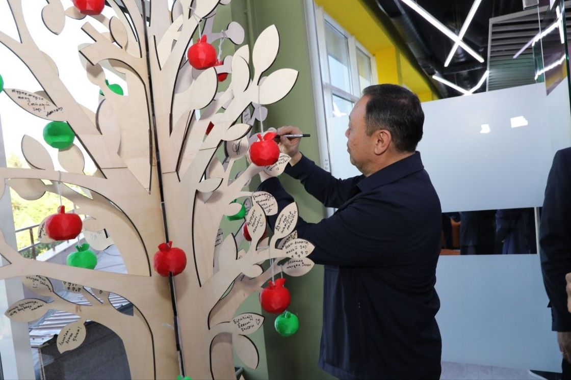Открытие молодежного комьюнити-центра в Ауэзовском районе Алматы