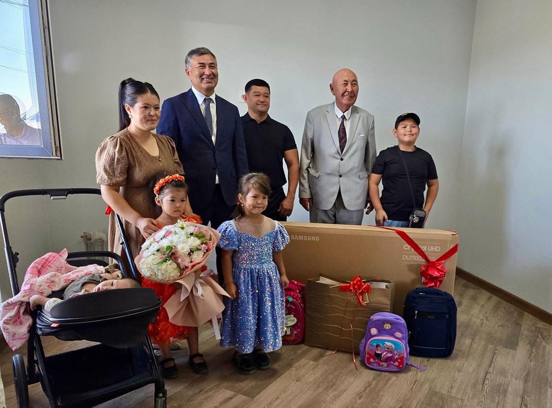 Аким с жильцами