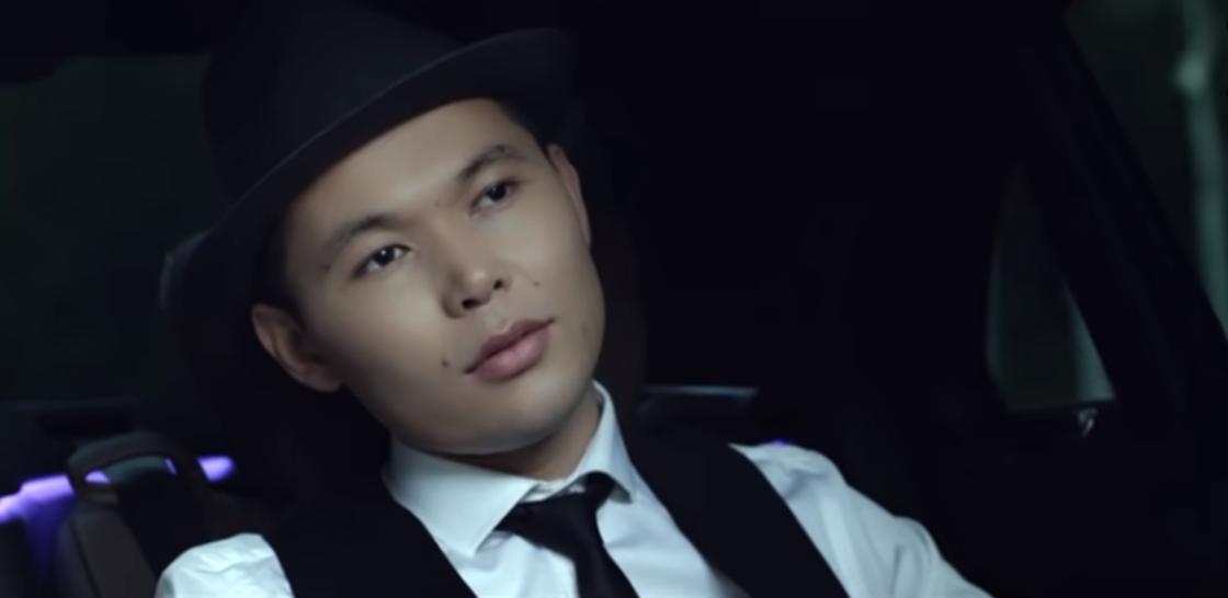 Казахстанский певец Ернар Айдар
