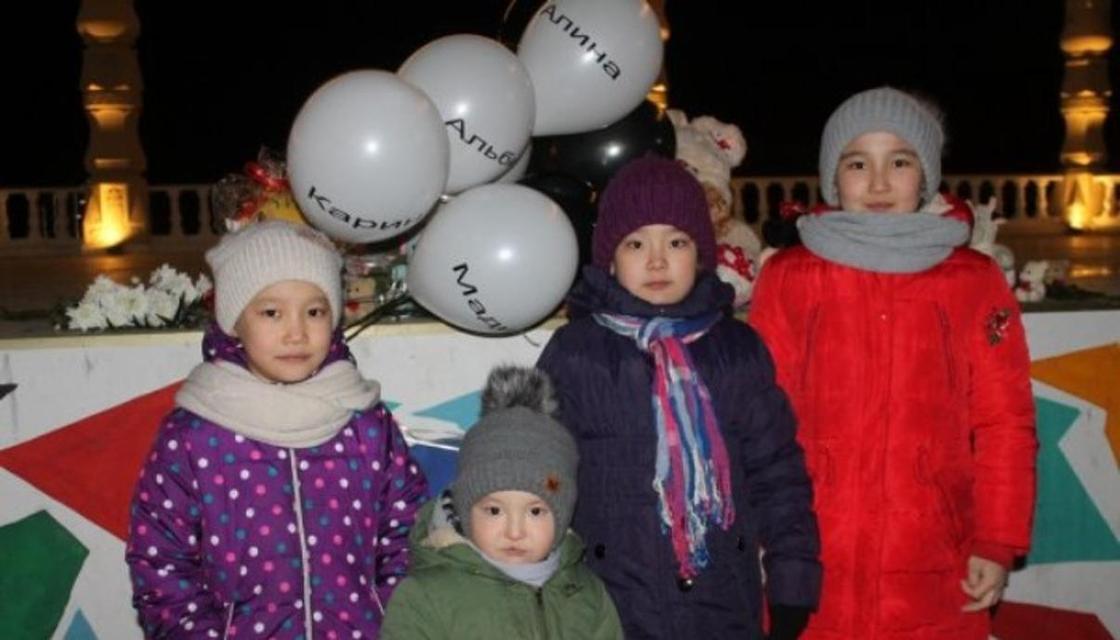 Актаусцы почтили память погибших при пожаре в Астане детей (фото)