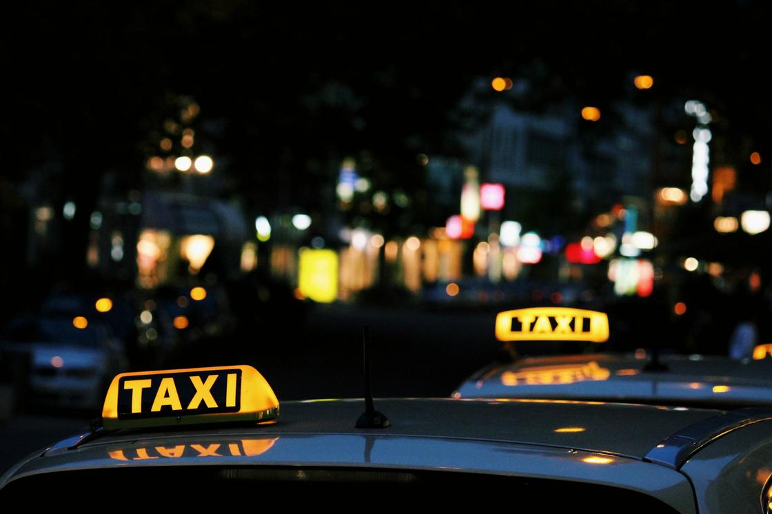 Черное такси для акима Астаны: чиновникам столицы выделили 380 млн тенге на поездки