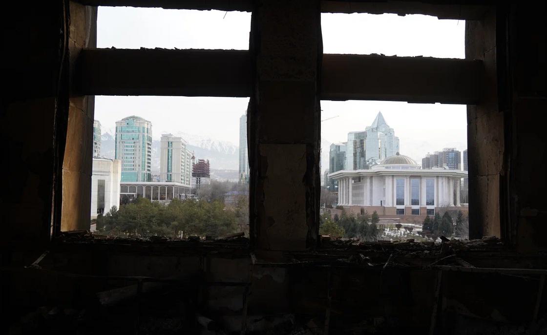 Здание акимата Алматы после пожара