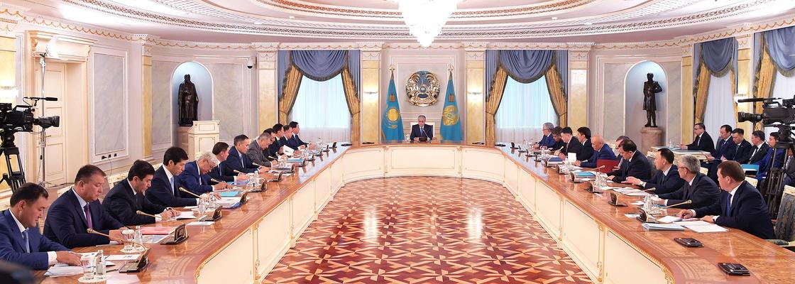 Токаев посоветовал акимам брать на себя ответственность за стабильность в областях и городах