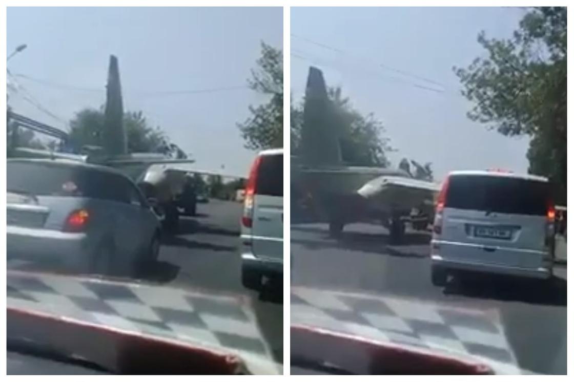 Истребитель устроил пробку в центре Тбилиси (видео)