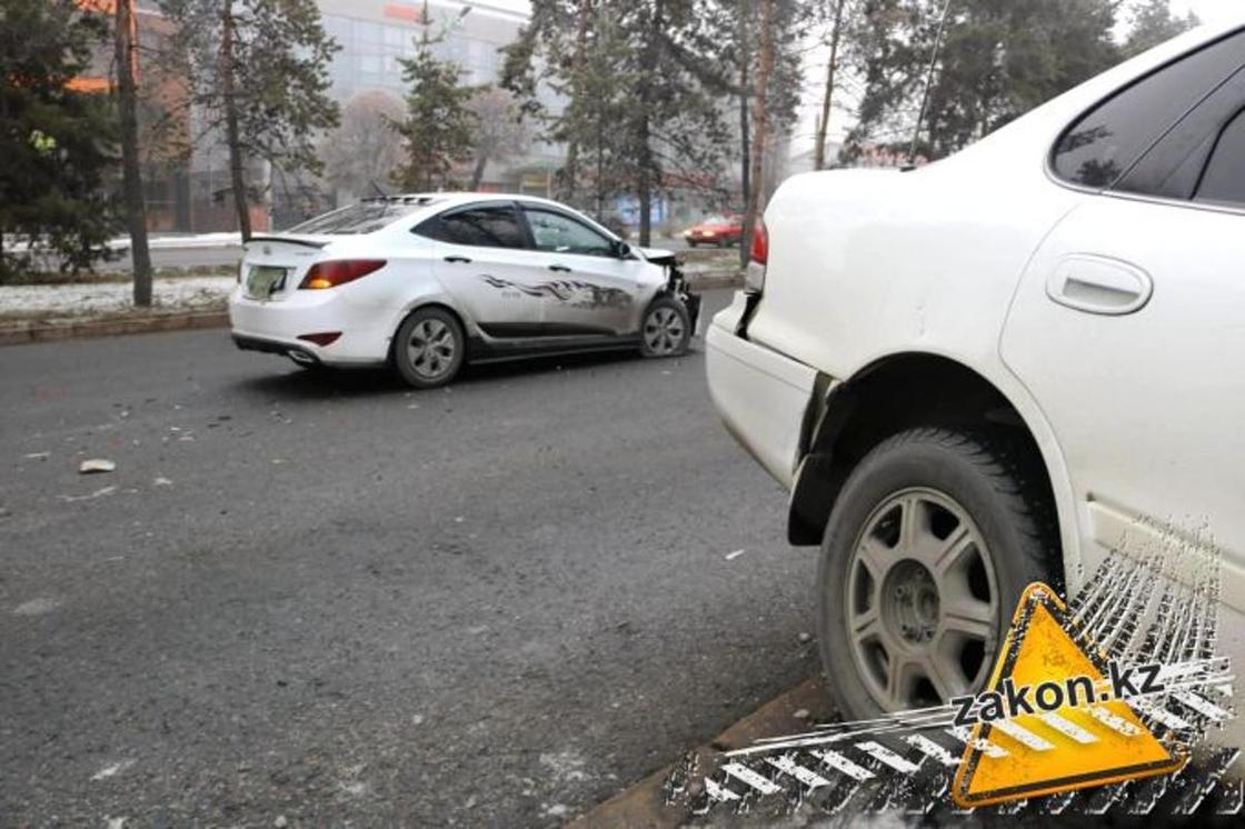 Затор образовался из-за столкновения двух машин на Суюнбая в Алматы (фото)