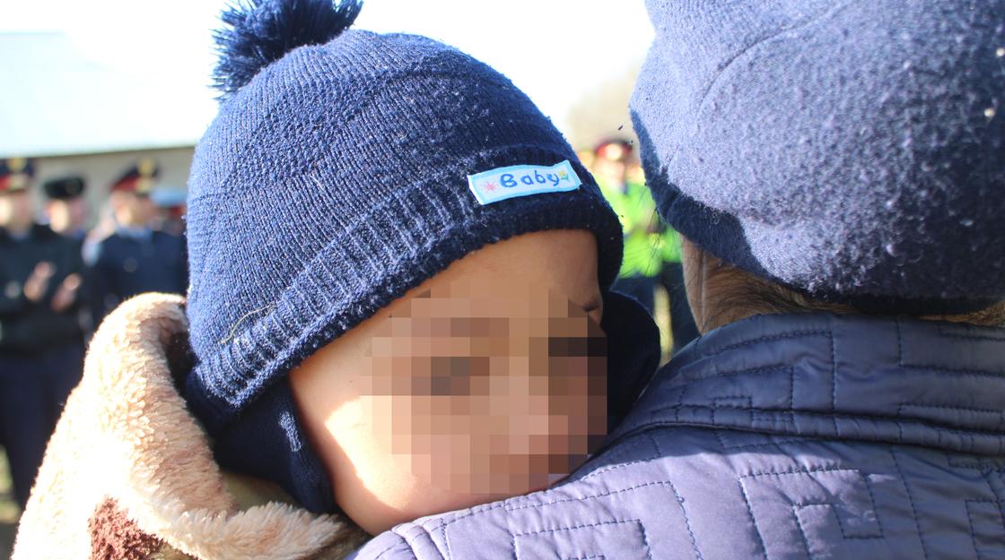 Пропавший 4-летний ребенок в Шымкенте найден в поле (фото)