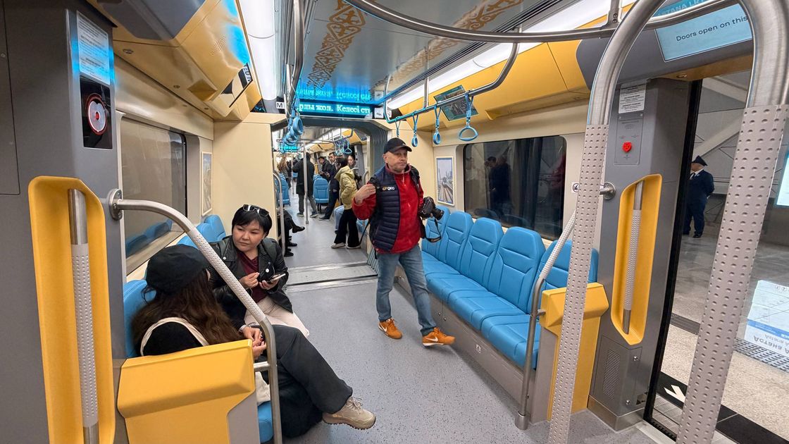 Вагон LRT внутри