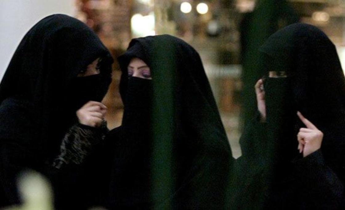 Браки с несовершеннолетними запретили в Саудовской Аравии