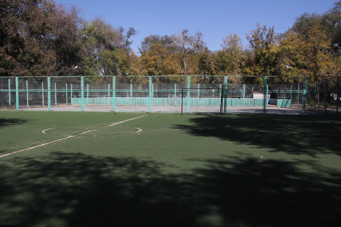 Спортивная площадка расположена на месте пустыря