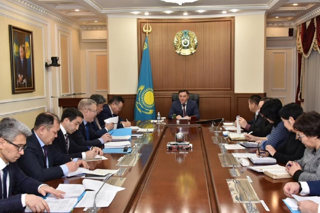Подготовку к проведению предстоящего форума межрегионального сотрудничества Казахстана и России обсудили в областном акимате