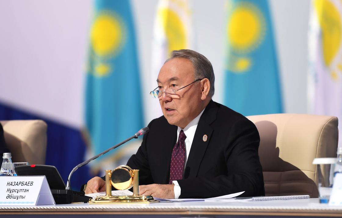 Назарбаев: Хочешь быть богатым – построй дороги
