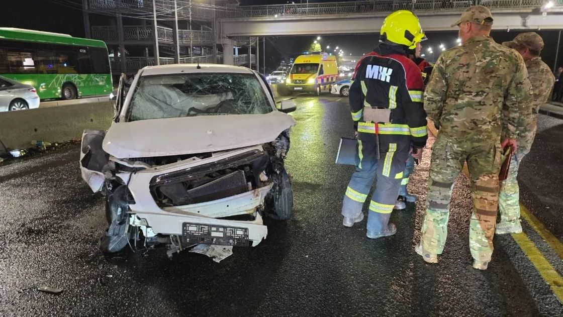 Автомобиль попал в аварию