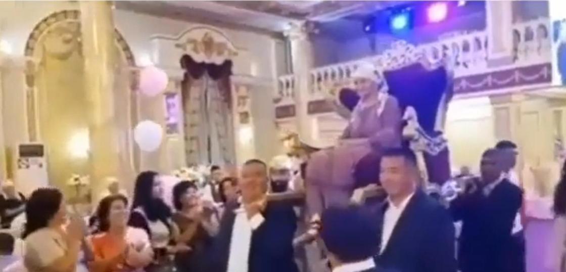 Скриншот видеодан алынды Скриншот видеодан алынды