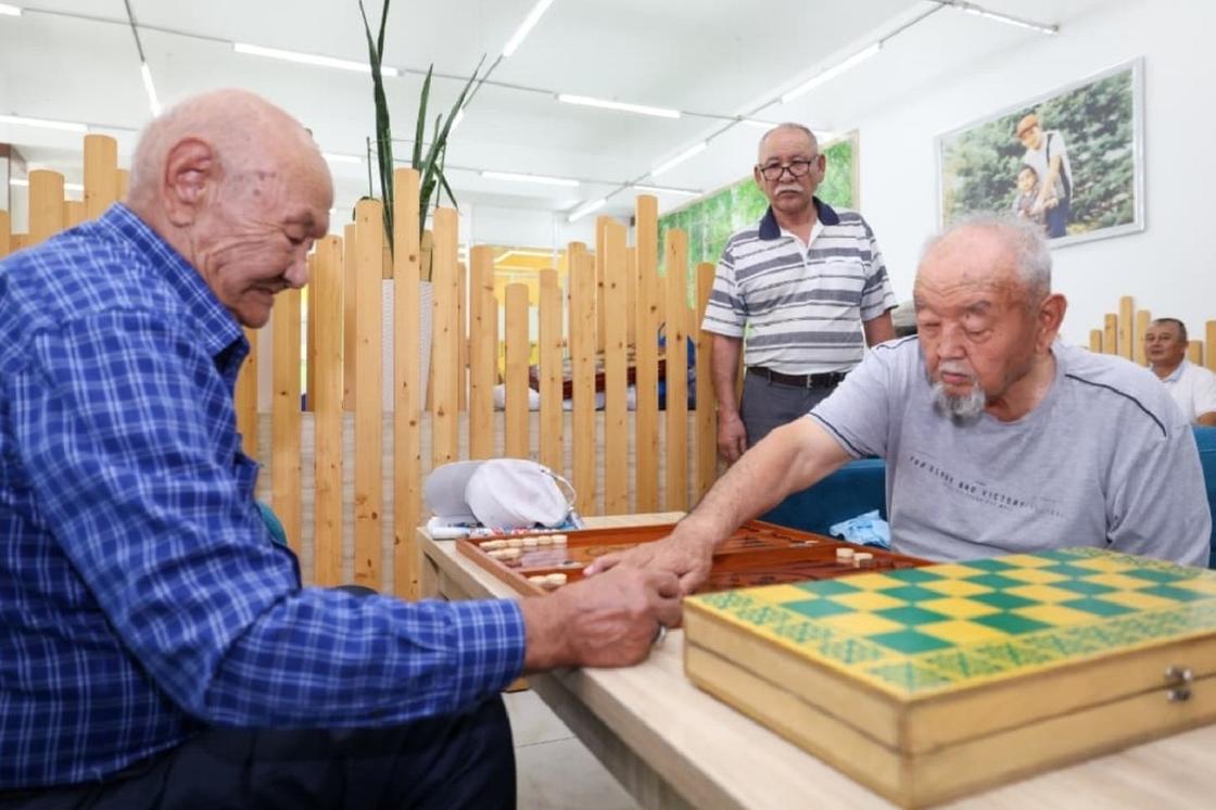 Пенсионеры